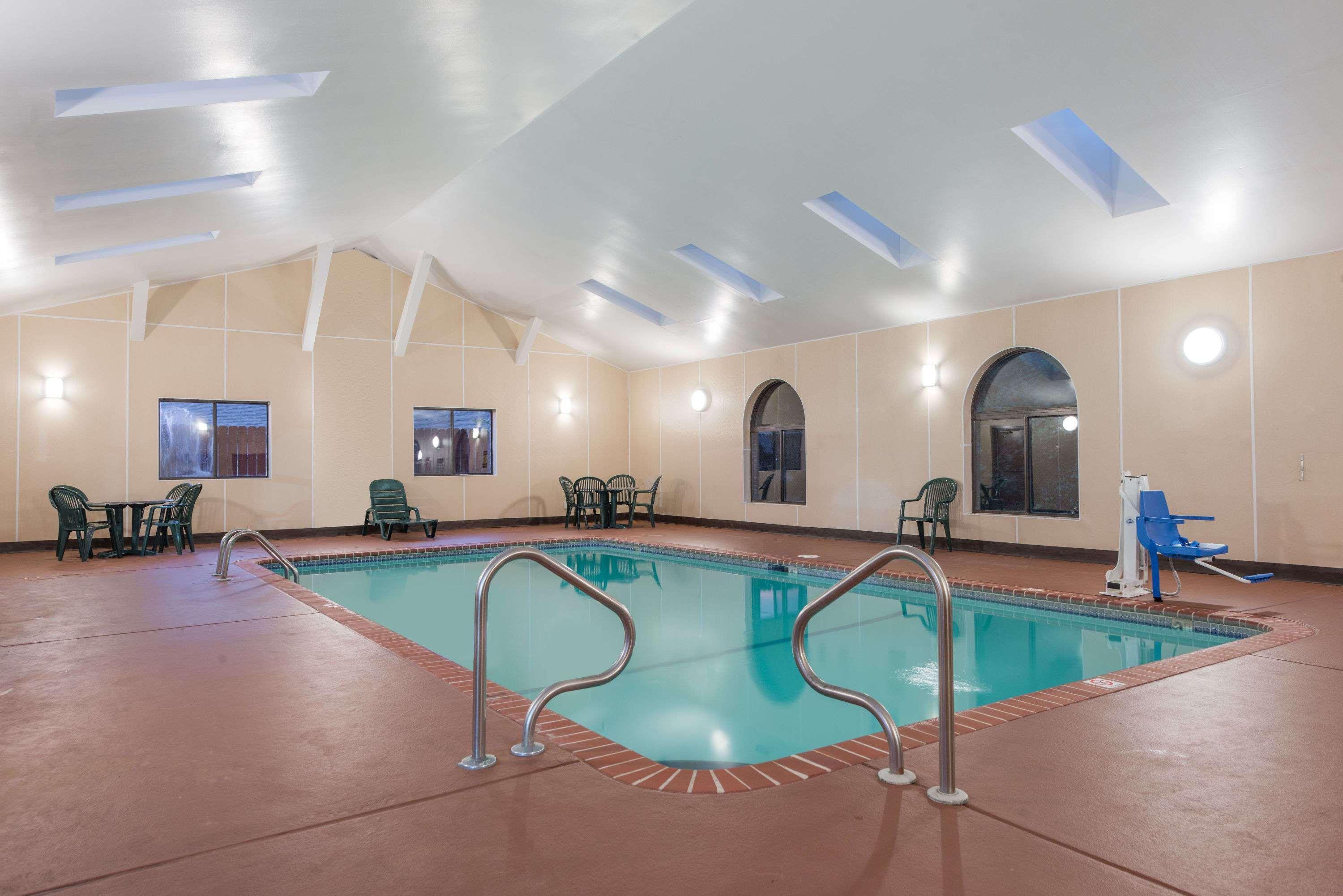 Super 8 By Wyndham St Charles Hotel Saint Charles Exterior foto