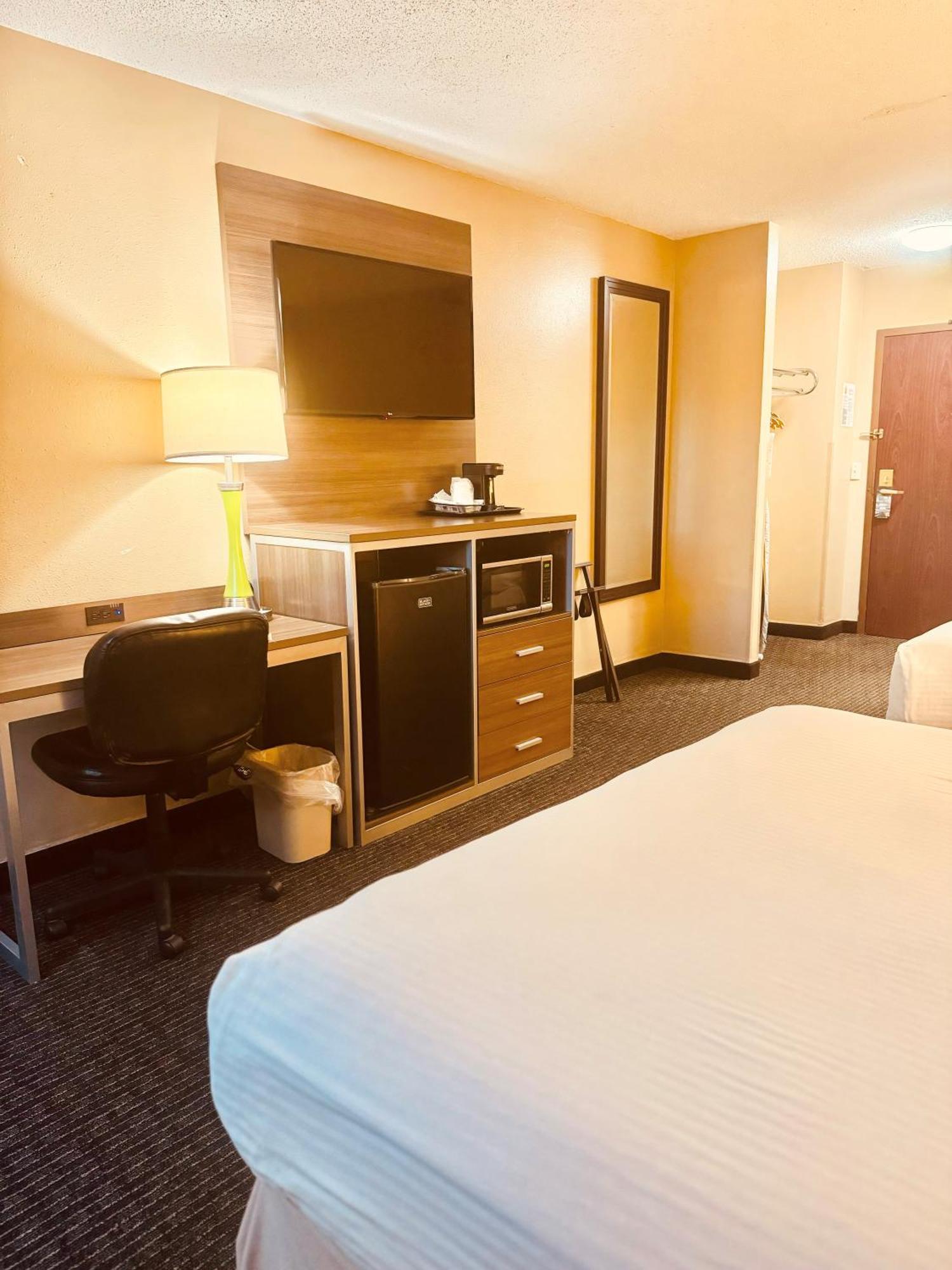 Super 8 By Wyndham St Charles Hotel Saint Charles Exterior foto