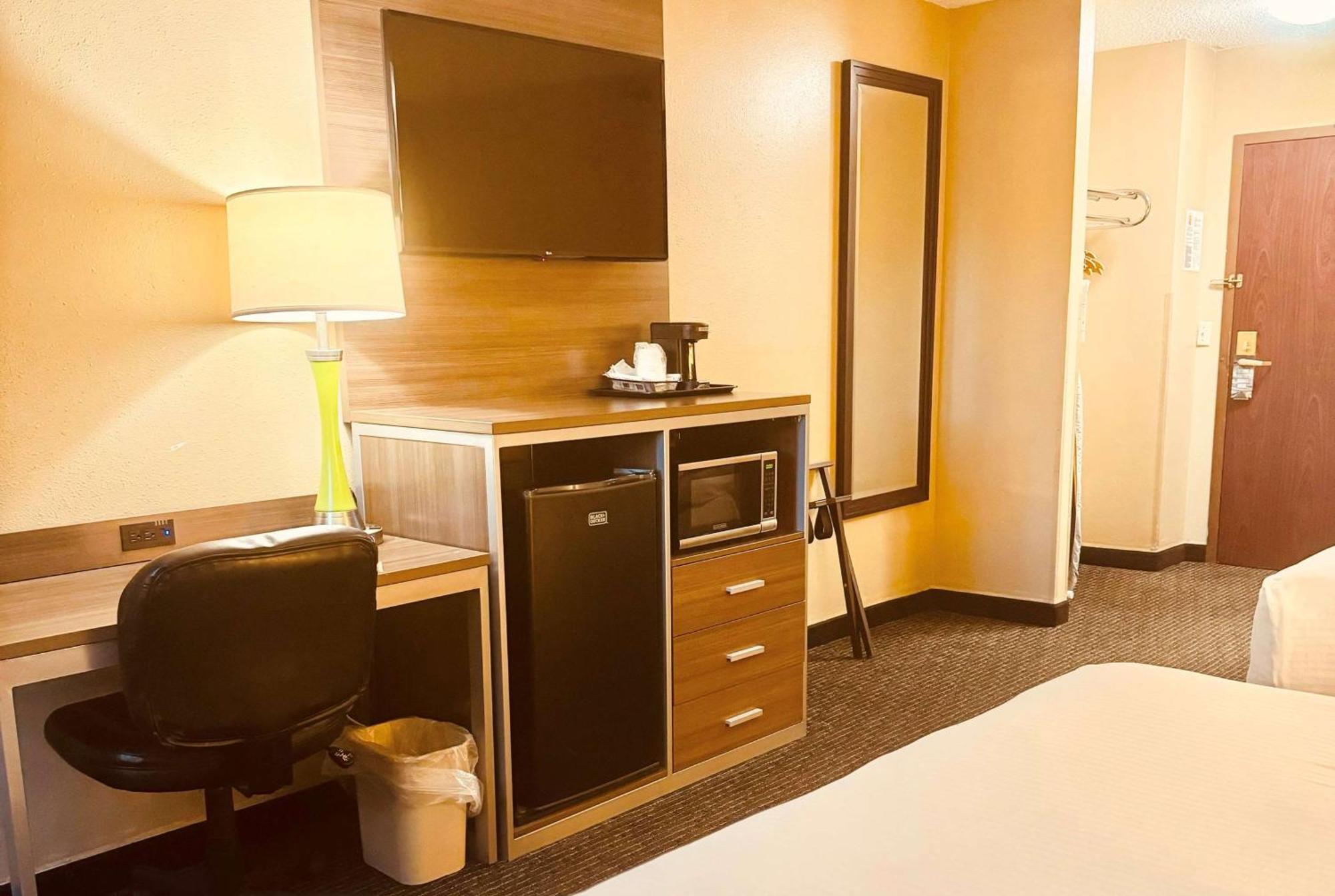 Super 8 By Wyndham St Charles Hotel Saint Charles Exterior foto